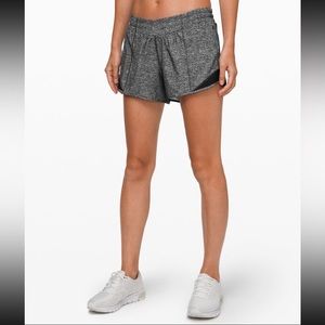 Lululemon Hotty Hot Low-Rise Lined Short 4”